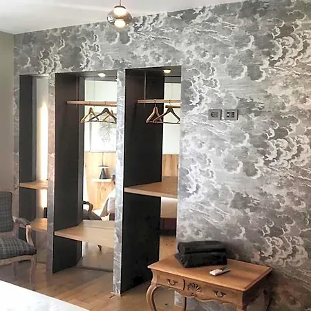 The Lion's Den Bed & Breakfast 3*
