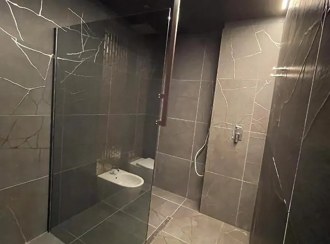 The Lion's Den Frühstückspension Triest